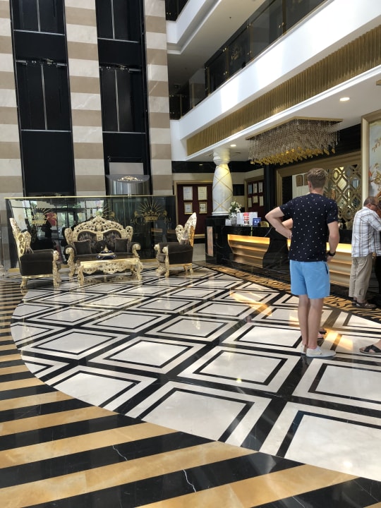 Lobby Mary Hotel Side