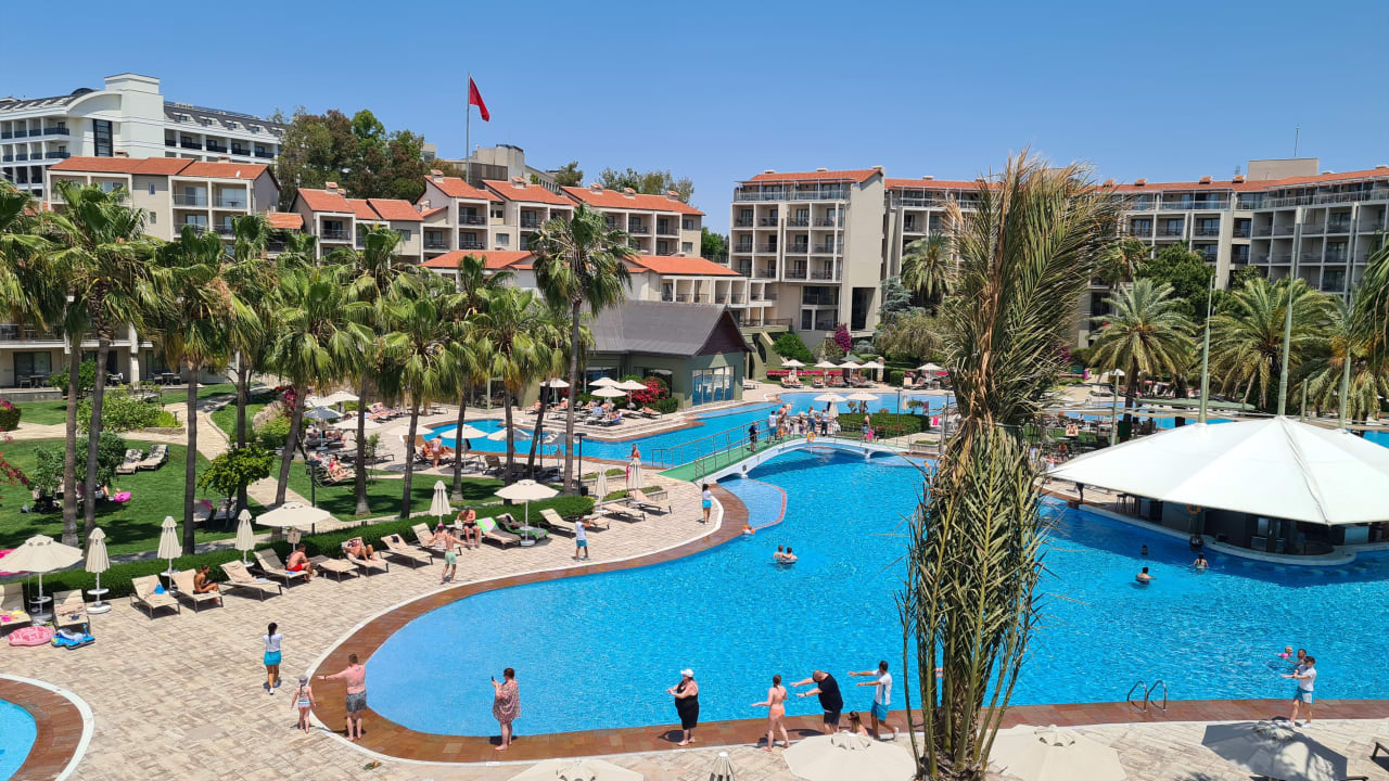 Pool Arum Barut Collection