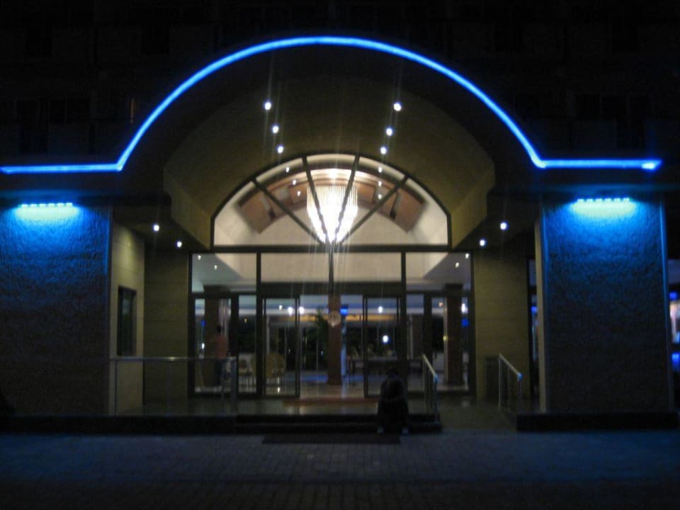 Hoteleingang Corolla 4 Sterne Seaden Corolla Hotel