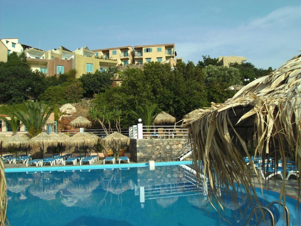 Pool/Garten mit Gästehäusern Elounda Residence Resort & Waterpark