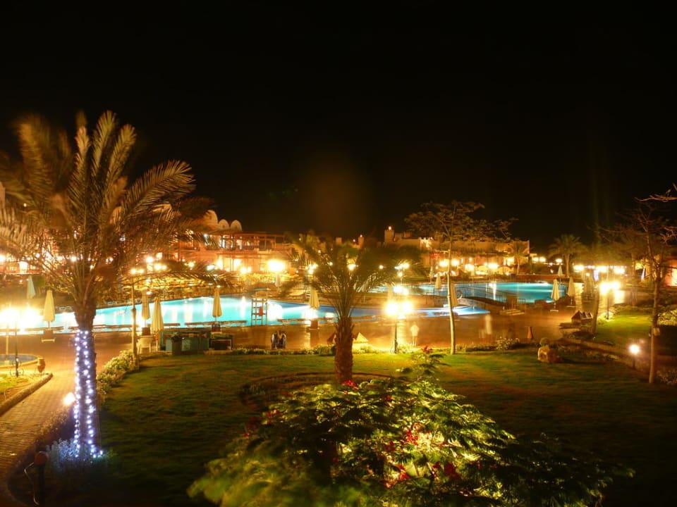 Abends mit Festbeleuchtung  Sentido Akassia Beach