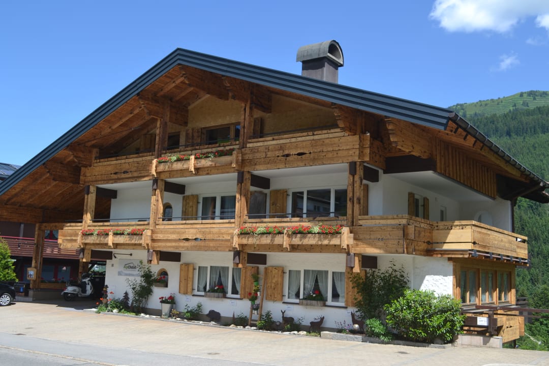 Außenansicht Alp Chalet  Apartments