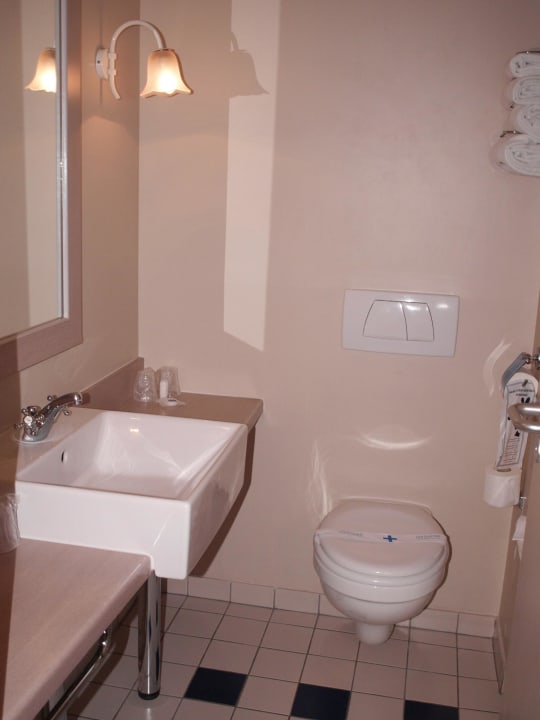 Badezimmer Campanile Val de France