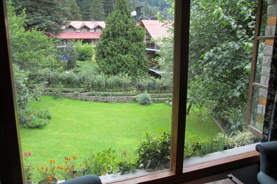 Ausblick Zimmer 9 in den Garten Johnson Lodge