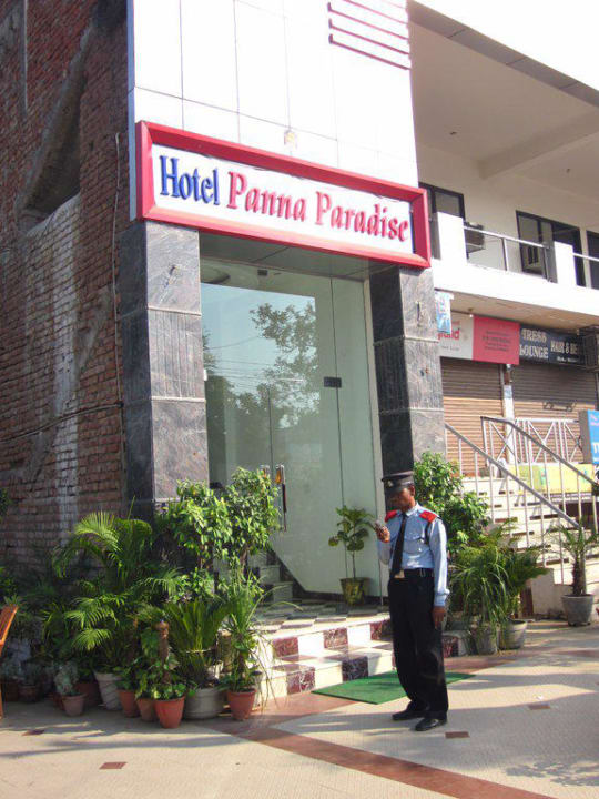 Der Haupteingang des Hotels Hotel Panna Paradise