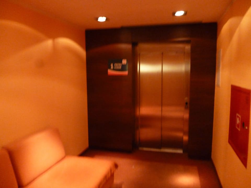 Winda Desilva Inn Katowice Airport