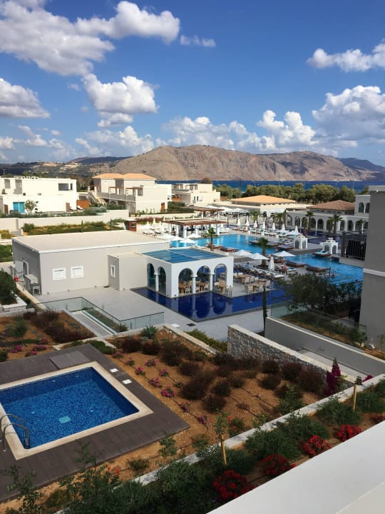 Blick auf den pool Anemos Luxury Grand Resort