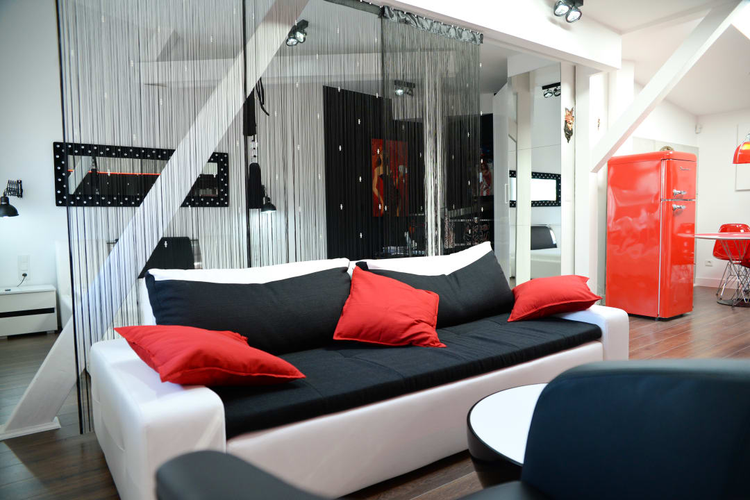 Zimmer In the Attic Apartments