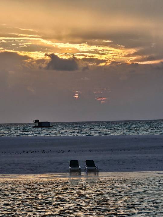 Strand Meeru Maldives Resort Island