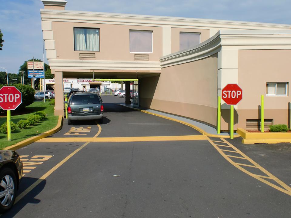 Eingang Days Inn Roosevelt Boulevard