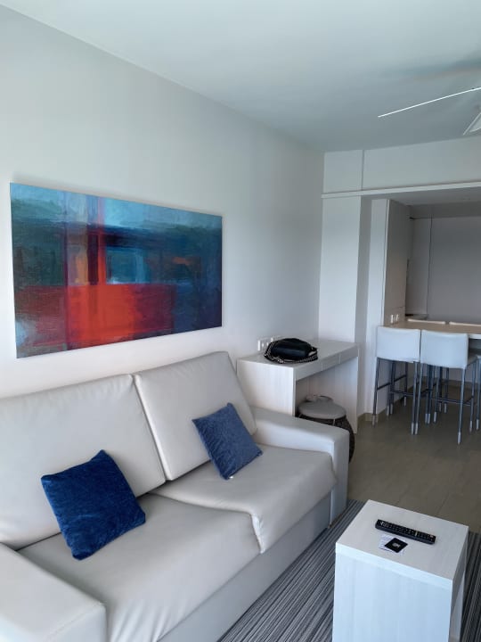 Zimmer BG Tonga Tower Design Hotel & Suites