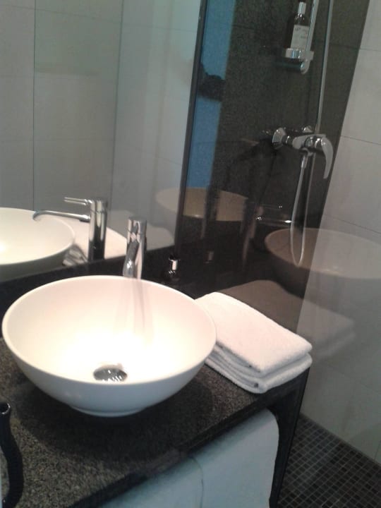 Bad Motel One Wiesbaden