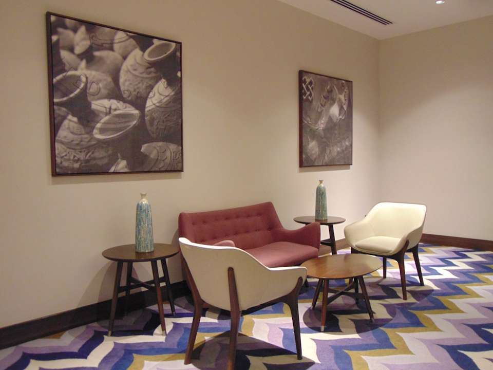 Lobby Hampton By Hilton Dubai Airport