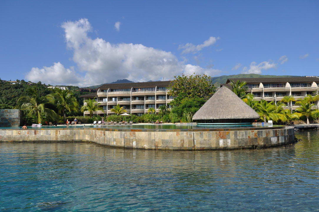 Pool mit Hotel Manava Suite Resort Tahiti