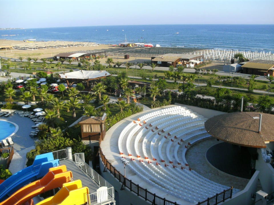 Blick zum Nachbarhotel Sunis Evren Beach Resort Hotel & Spa