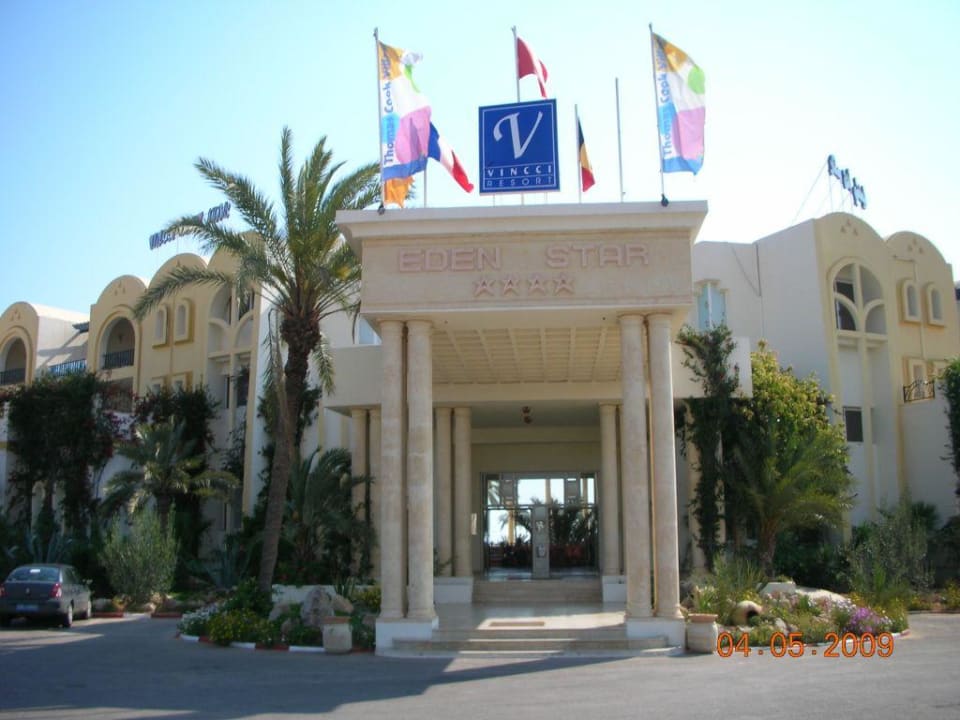 Hoteleingang vom Vincci Eden Star Hotel Eden Star