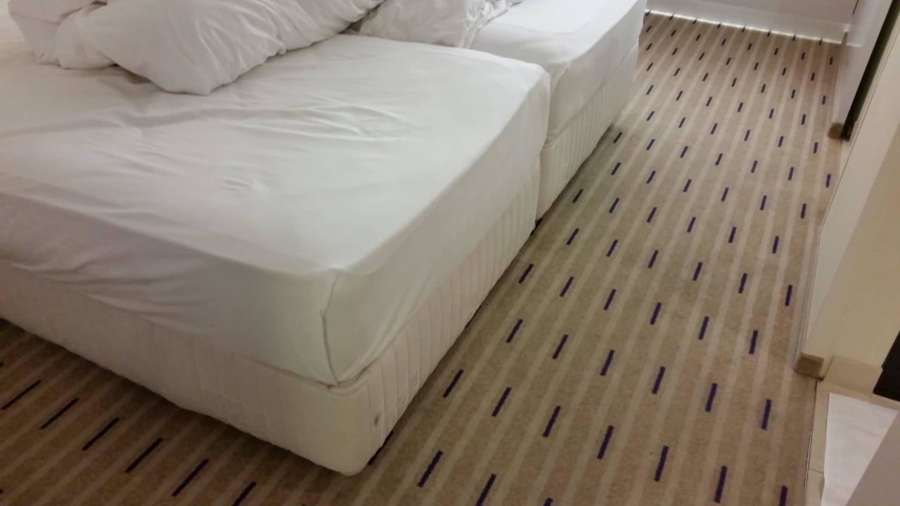 Flecken Untergestell Bett Park Inn by Radisson Berlin Alexanderplatz