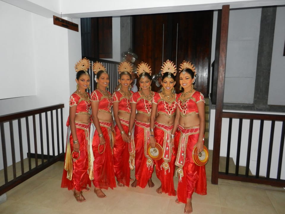 Tänzerinnen im Hotel Goldi Sands Hotel