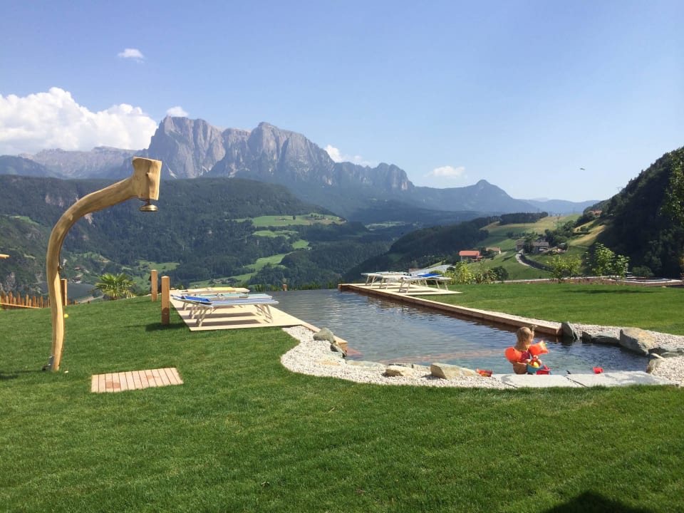 Schwimmbad mit Schlernblick Hotel-Chalet Pennhof