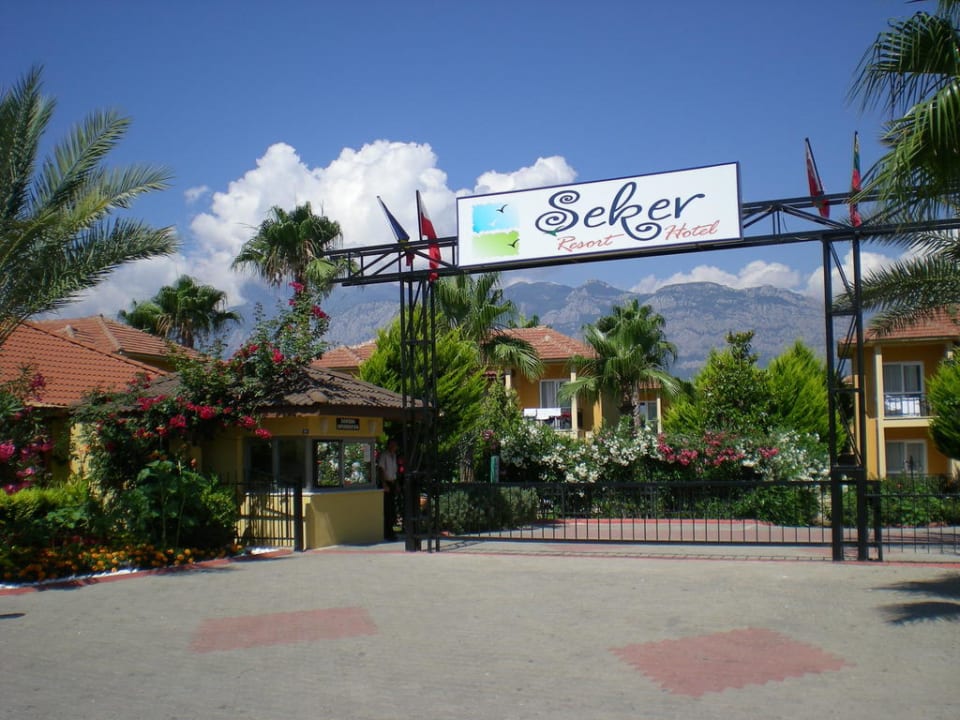 Wejście na teren hotelu Hotel Seker Resort