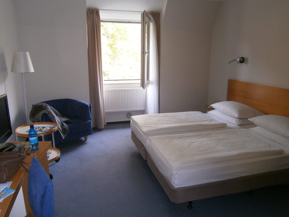 Ruhiges, ordentliches Zimmer Wyndham Garden Potsdam
