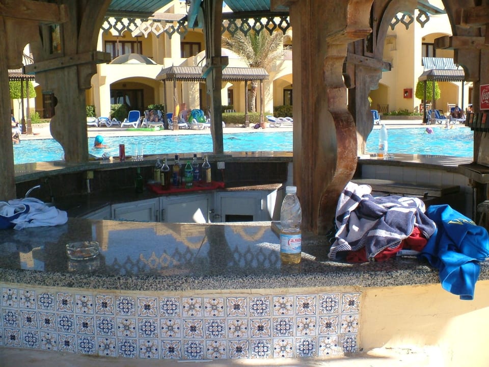 Pool-Bar: leider ohne Service Sunny Days Palma De Mirette Resort & Spa