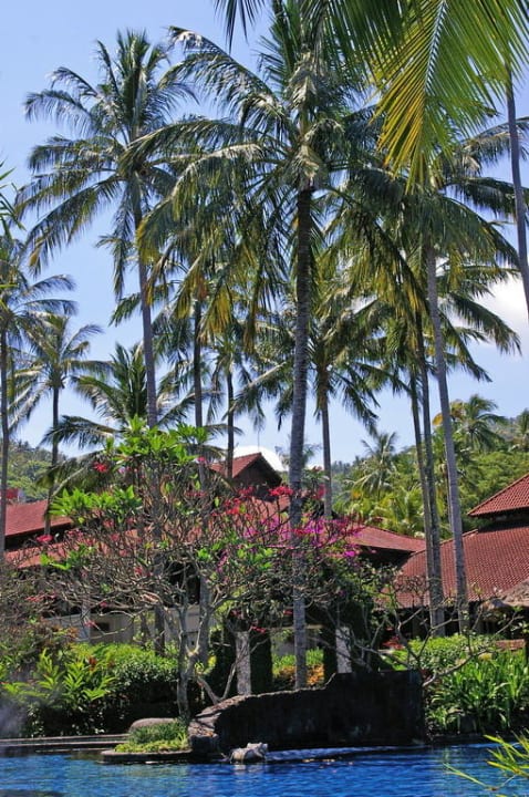 Pool, Garten, Hotelgebäude Hotel Sheraton Senggigi Lombok Beach Resort