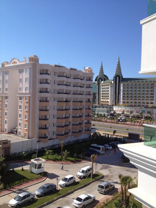 Вид с окна Wyndham Garden Lara