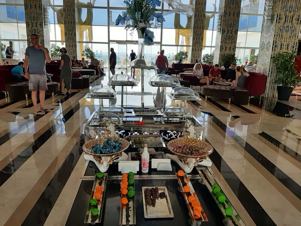 Lobby Azura Deluxe Resort & Spa Hotel