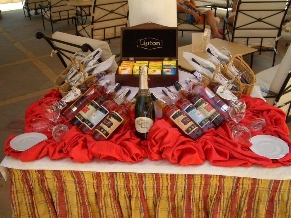 Nur eine kleine Auswahl der Bar The Grand Resort