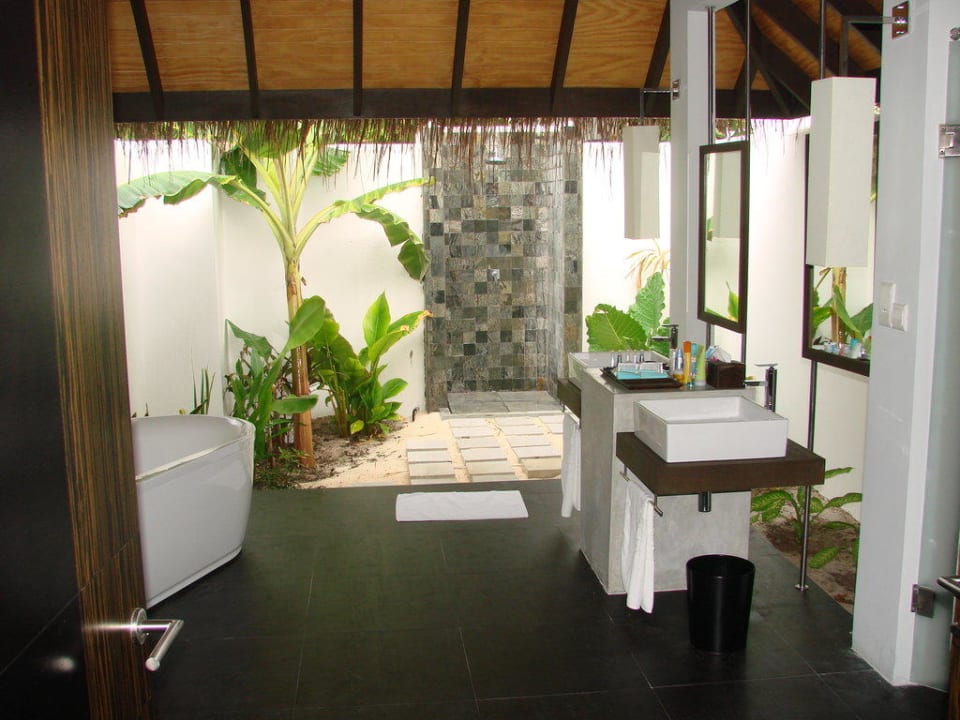 Offenes Bad-Beachvilla Velassaru Maldives