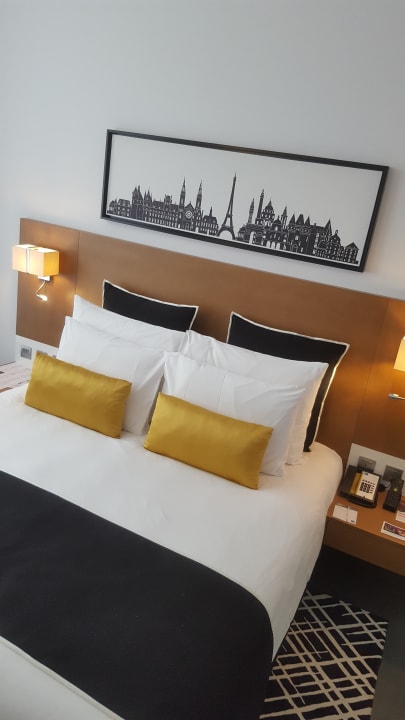 Zimmer Tryp by Wyndham Dubai