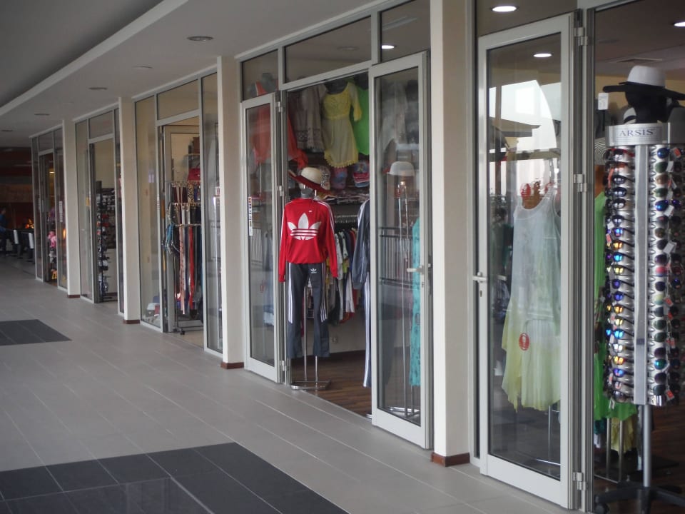 Einkaufsmöglichkeiten Sol Luna Bay