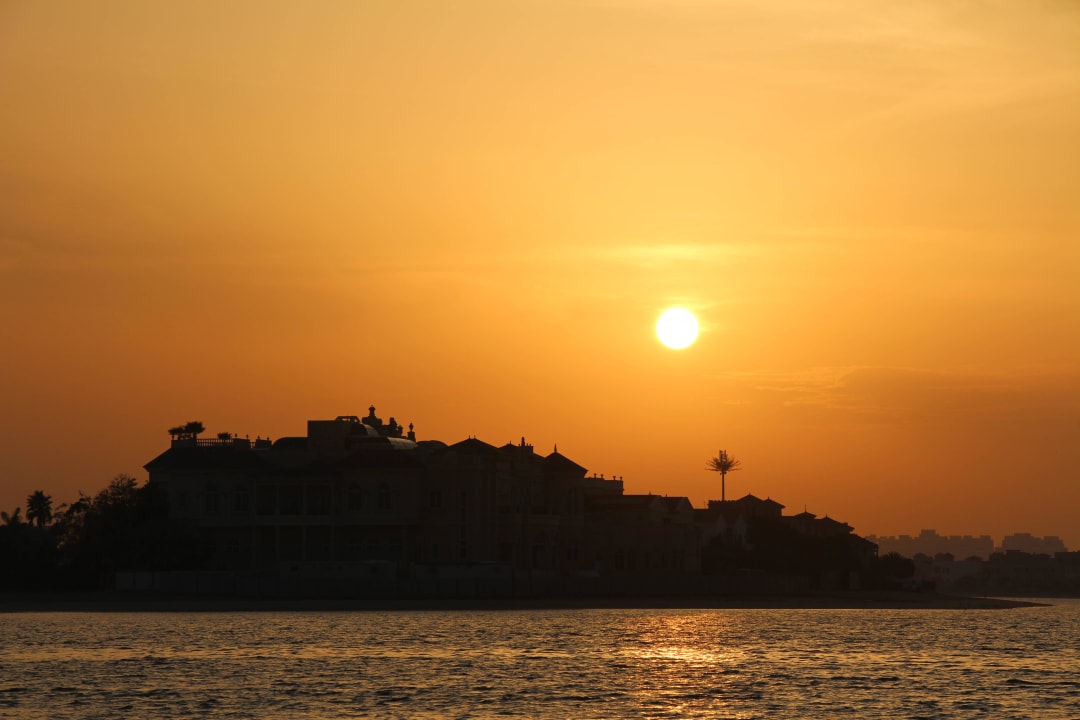 Sonnenuntergang über der Palme Rixos The Palm Hotel & Suites