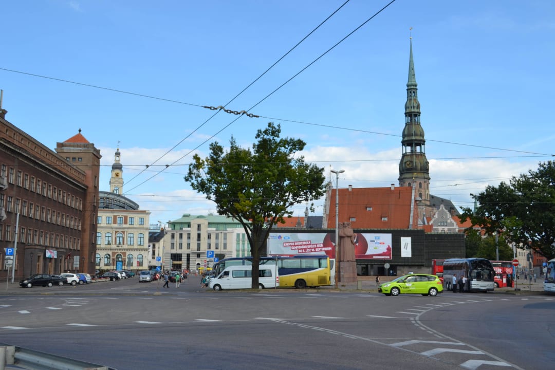 Short walk from hotel Superior view to Riga over Daugava