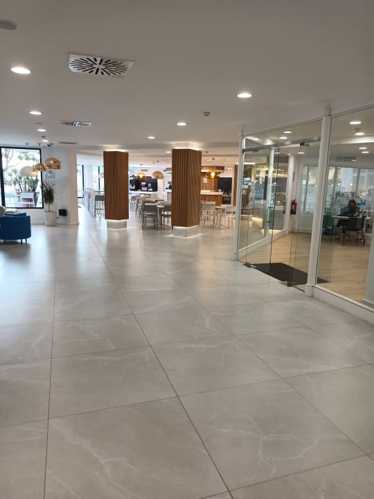 Lobby Hotel Vibra Beverly Playa