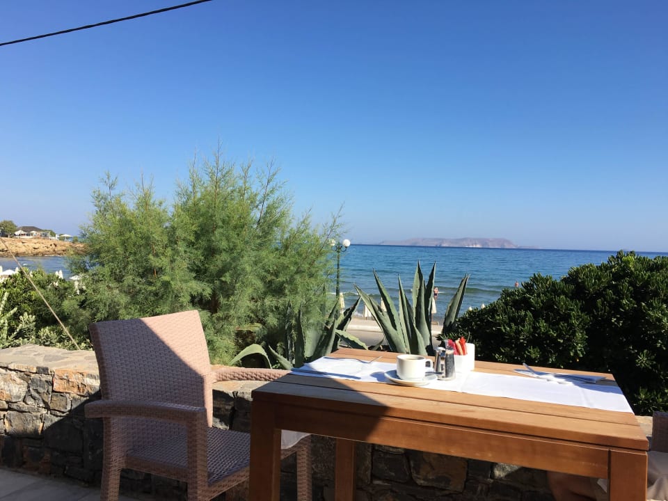 Ausblick von unserem Frühstücksplatz The Island Hotel