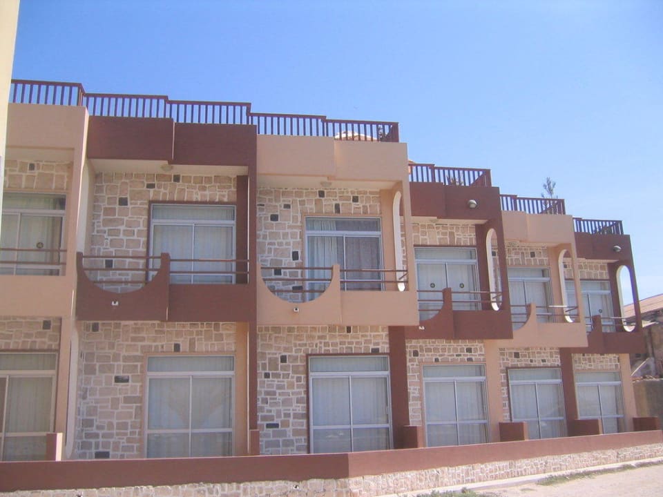 Außenansicht Richtung Meer Hotel Luca Kalema