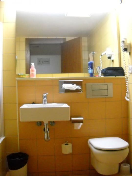 Łazienka w pokoju SBH Hotel Taro Beach