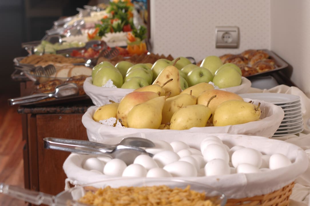 Open buffet breakfast Grand Hotel Yavuz