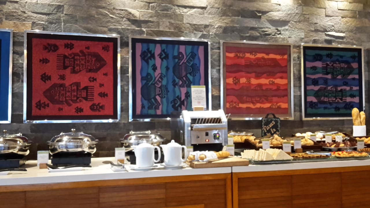 Frühstücksbuffet  DoubleTree by Hilton Resort Paracas