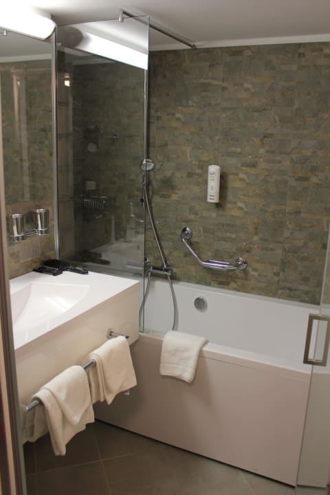 Teil vom Badezimmer Alpen Resort Hotel