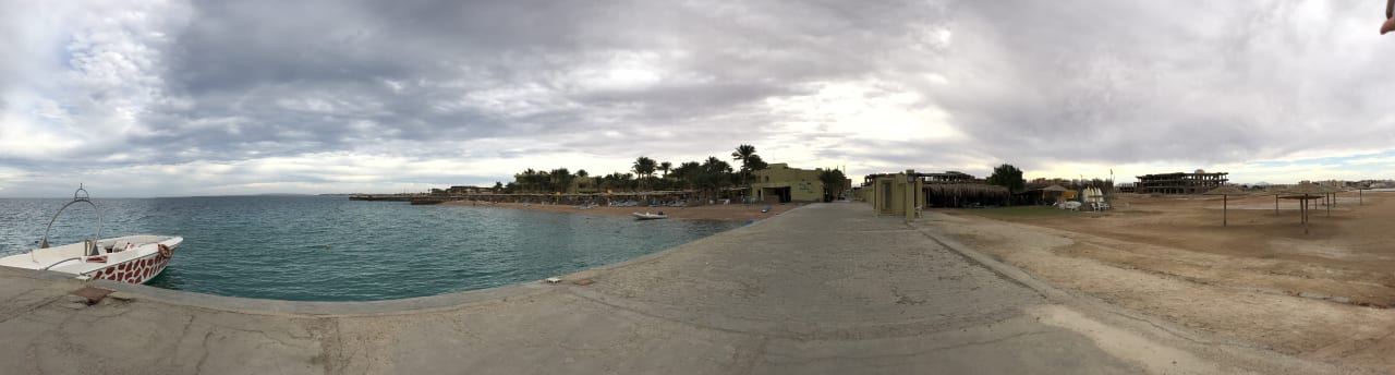 Strand Palm Beach Resort