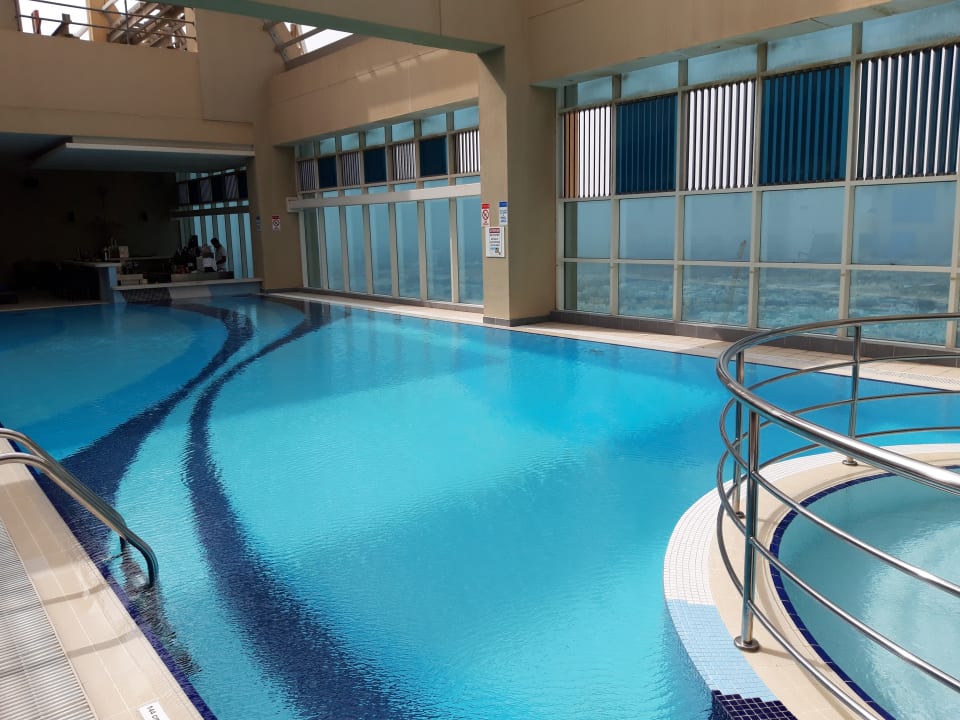 Pool Grand Millennium Al Wahda Abu Dhabi