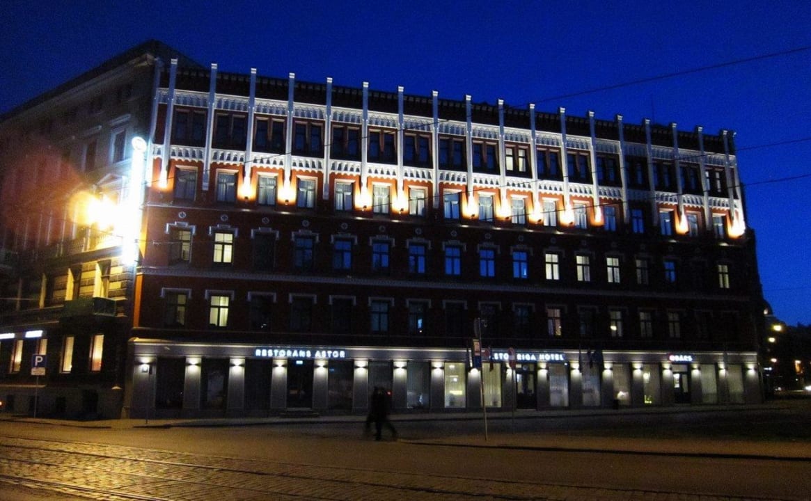Night view Radisson Hotel Old Town Riga