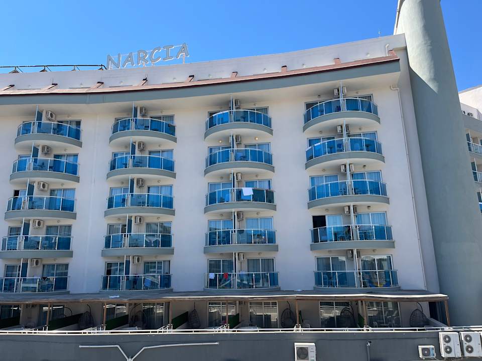 Außenansicht Narcia Resort Side