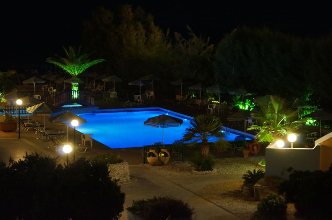 Pool bei Nacht Hotel Kathrin Beach