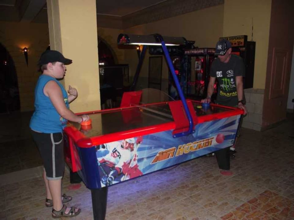 Airhockey Pickalbatros Alf Leila Wa Leila Resort - Neverland Hurghada