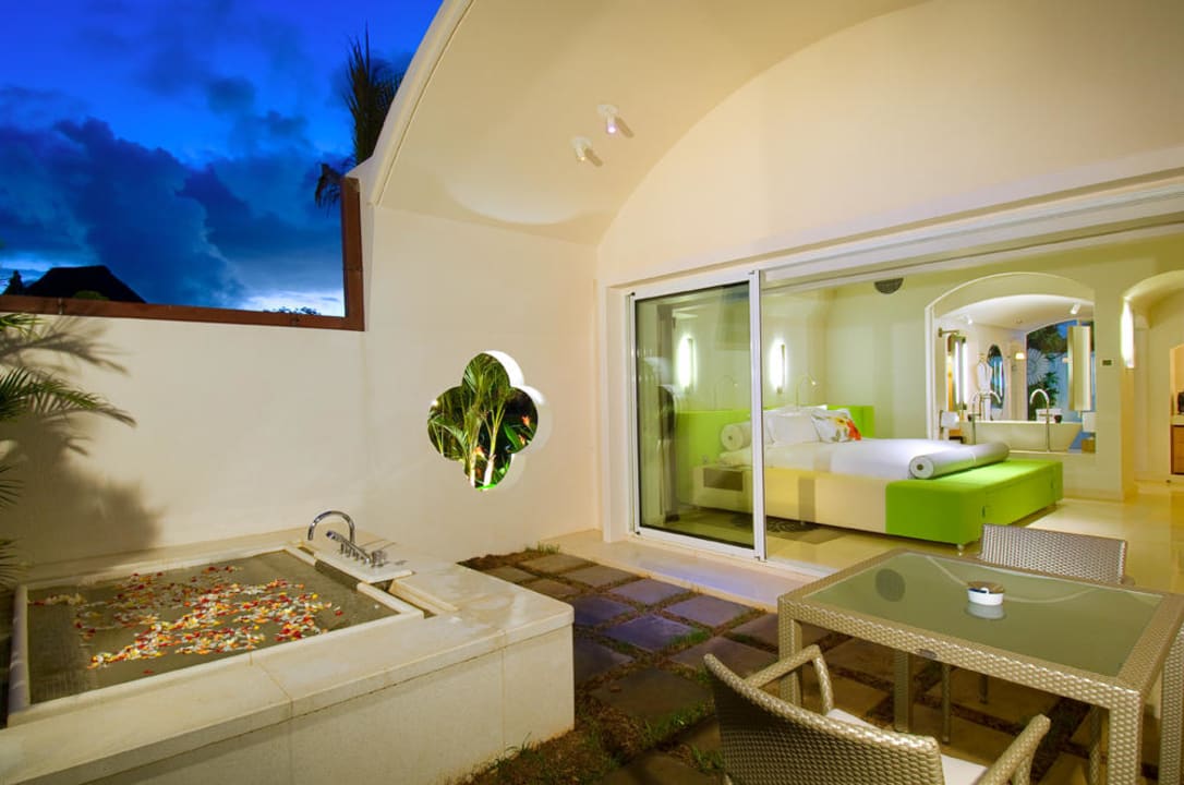 Lushury RoomTerrace SO/ Mauritius Hotel