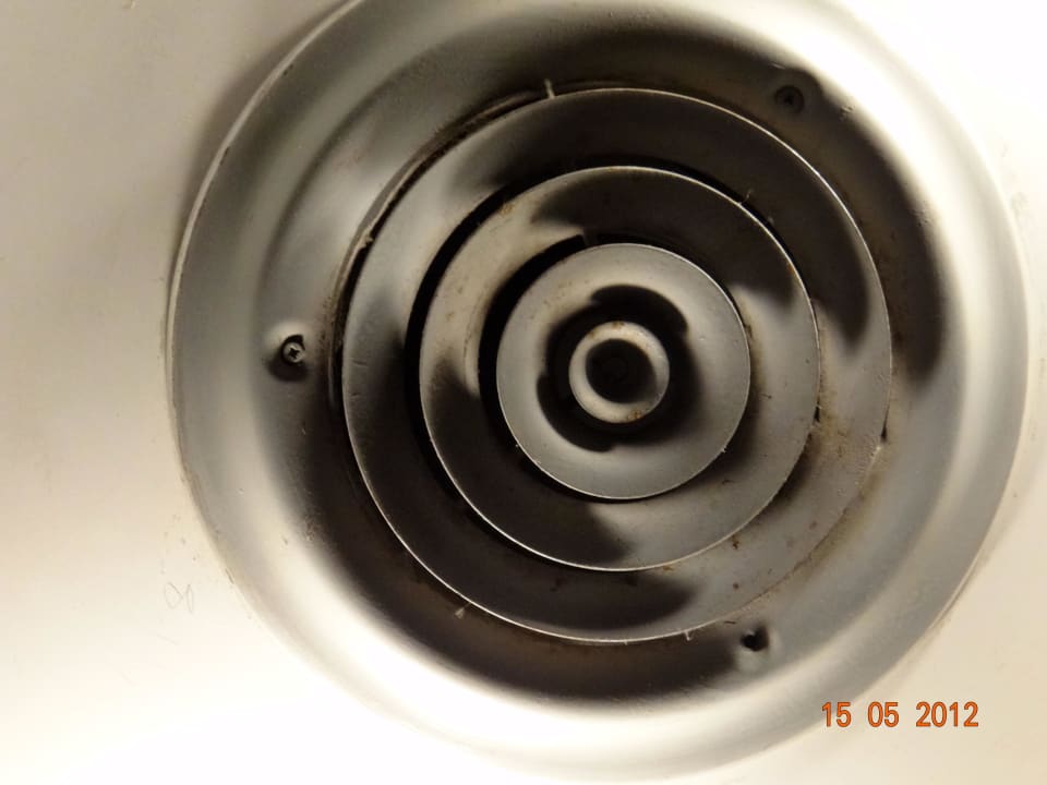 Lüftung im Fahrstuhl Days Inn Hotel & Residence